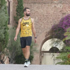 CAMISETA DE RUNNING #COMOUNACABRA Para HOMBRE - KAMUABU Amarilla De Tirantes -Fitness cardio Ventas camiseta de running comounacabra para hombre kamuabu amarilla de tirantes 3