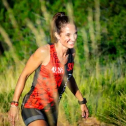 CAMISETA DE RUNNING #SOYMARATON Para MUJER - KAMUABU Roja/negra De Tirantes -Fitness cardio Ventas camiseta de running soymaraton para mujer kamuabu rojanegra de tirantes 3