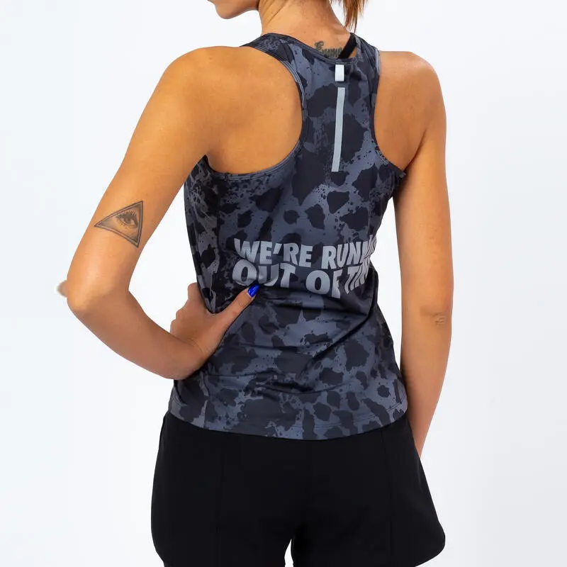 THE RUNNING REPUBLIC Camiseta Sin Mangas Running Poliéster Reciclado Mujer TRR Animal Print 5 THE RUNNING REPUBLIC Camiseta Sin Mangas Running Poliéster Reciclado Mujer TRR Animal Print - Imagen 3