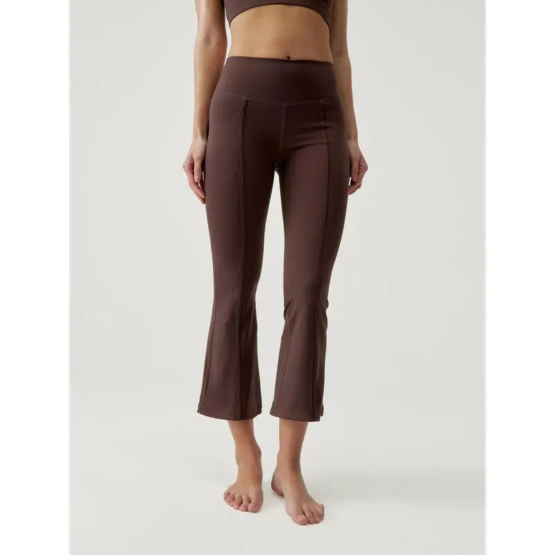 Born Living Yoga Legging Flare De Mujer En Tejido Performance Con Capri 8 Born Living Yoga Legging Flare De Mujer En Tejido Performance Con Capri - Imagen 6