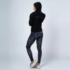 THE RUNNING REPUBLIC Sudadera Hoodie Running De Poliéster Reciclado Para Mujer TRR Negra 11 THE RUNNING REPUBLIC Sudadera Hoodie Running De Poliéster Reciclado Para Mujer TRR Negra -Fitness cardio Ventas sudadera hoodie running de poliester reciclado para mujer trr negra 3